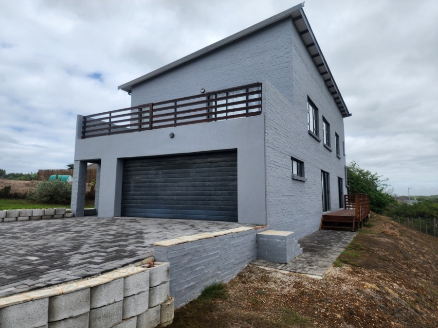 3 Bedroom Property for Sale in Paradise Beach Eastern Cape